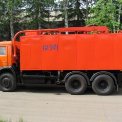 Комбинированная машина КО-564 на шасси КамАЗ-65115 (илососное + каналопромывочное оборудование)
