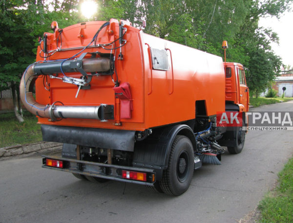 Подметально-вакуумная машина КО-326-09 на шасси КамАЗ-43253